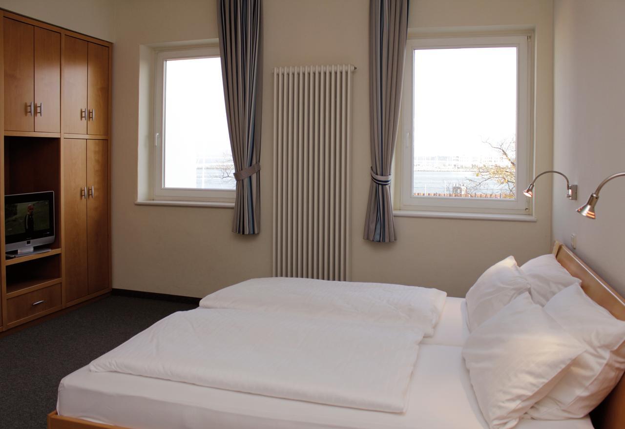 Apartmenthaus Am Leuchtturm Rostock Esterno foto